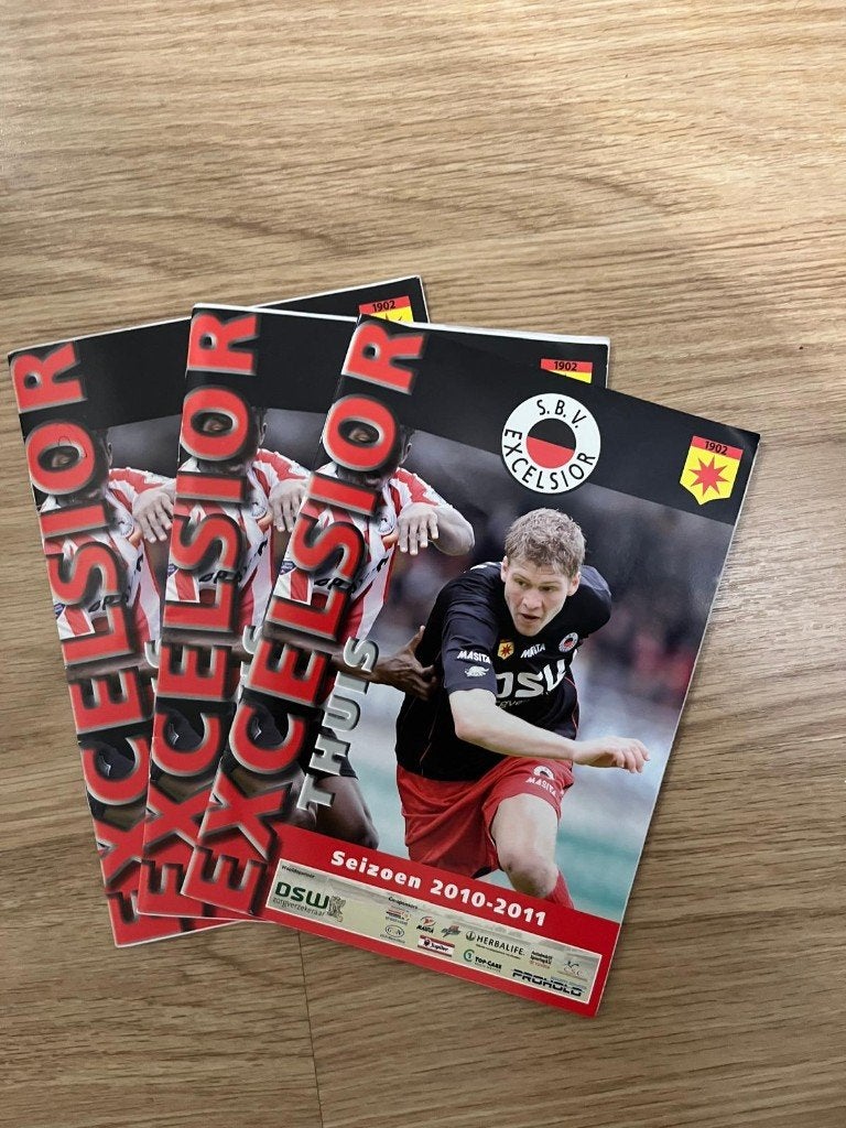 3 Excelsior boekjes seizoen 2010-2011, Ophalen, Zo goed als nieuw, Buitenlandse clubs, Boek of Tijdschrift