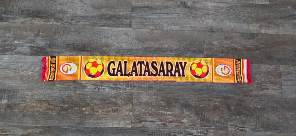 Sjaal Galatasaray, Ophalen of Verzenden, Zo goed als nieuw, Buitenlandse clubs, Vaantje of Sjaal
