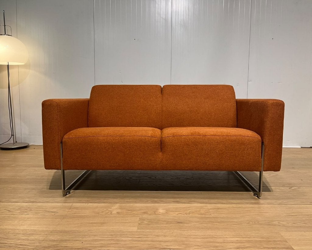 NIEUW GESTOFFEERD Artifort Mare Loveseat Oranje + Garantie, Huis en Inrichting, Banken | Bankstellen, Nieuw, Rechte bank, Tweepersoons
