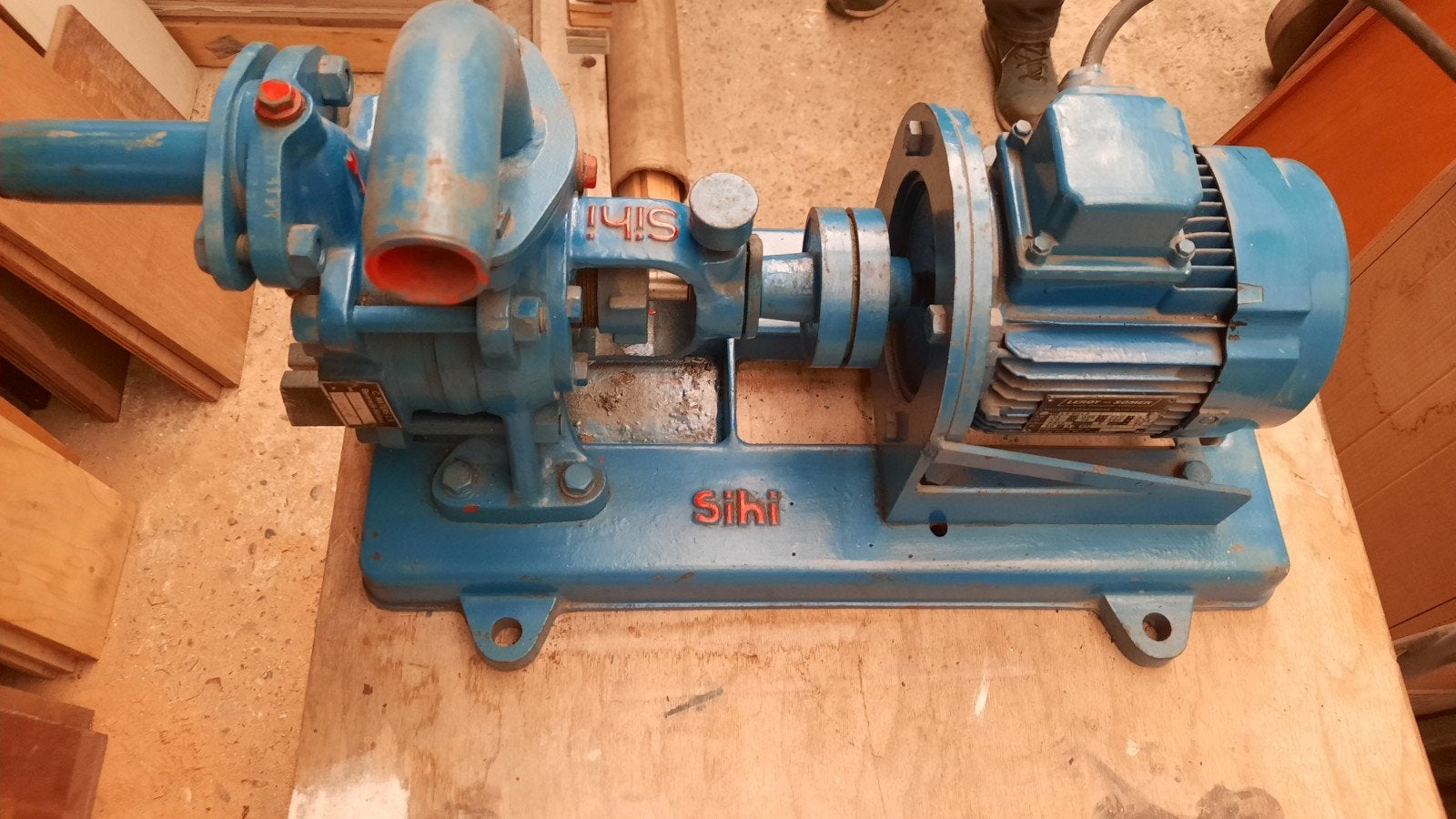 SIHI Pomp met Motor, Ophalen