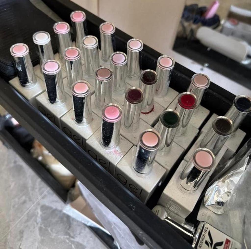 BIAB voor beginners, Sieraden, Tassen en Uiterlijk, Uiterlijk | Cosmetica en Make-up, Ophalen of Verzenden, Nieuw, Zwart, Handen en Nagels