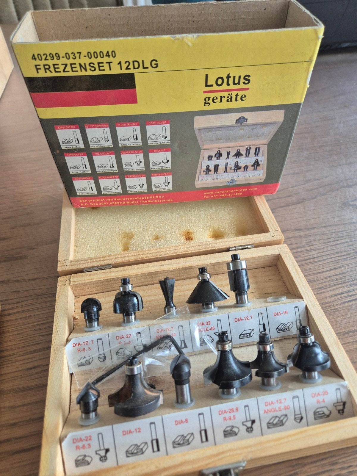Lotus Frezenset 12-delig in houten kistje, Doe-het-zelf en Verbouw, Gereedschap | Freesmachines, Ophalen of Verzenden, Zo goed als nieuw