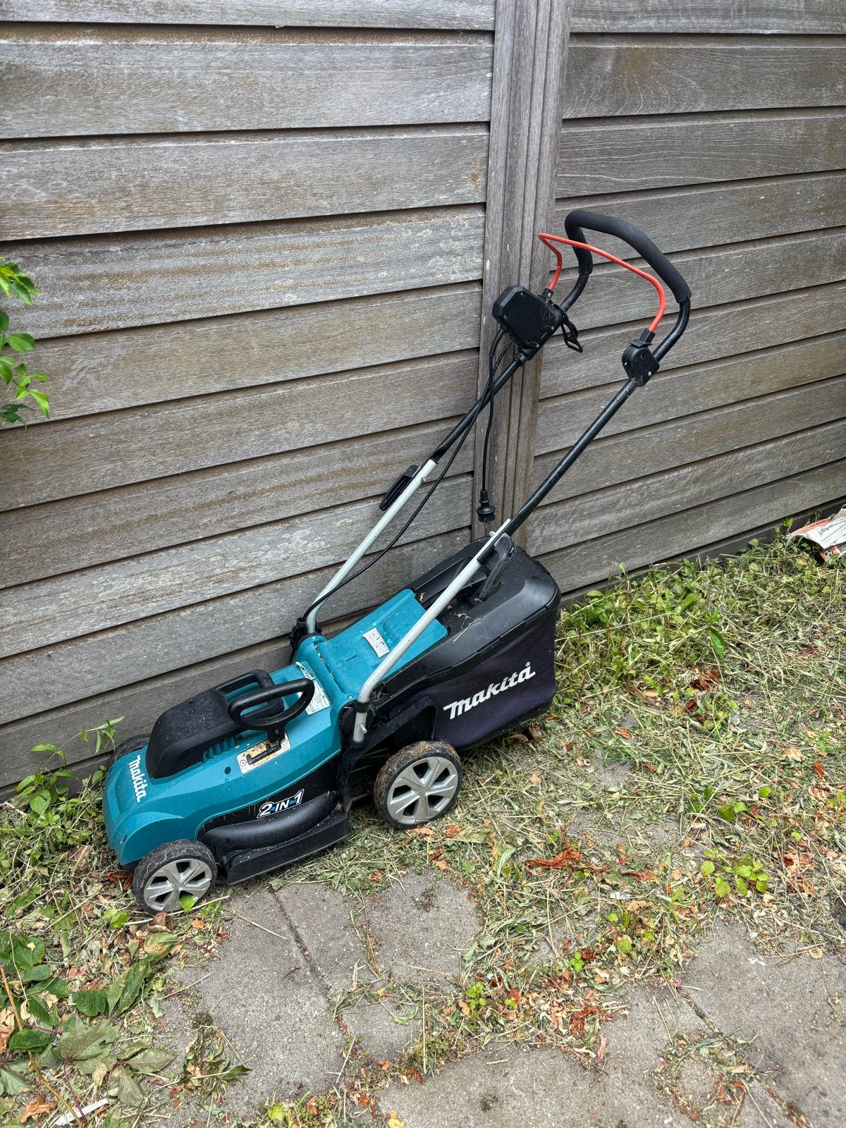 Defecte Makita grasmaaier voor onderdelen (gratis af te hale, Ophalen of Verzenden, Gebruikt, Accu-grasmaaier, Opvangbak
