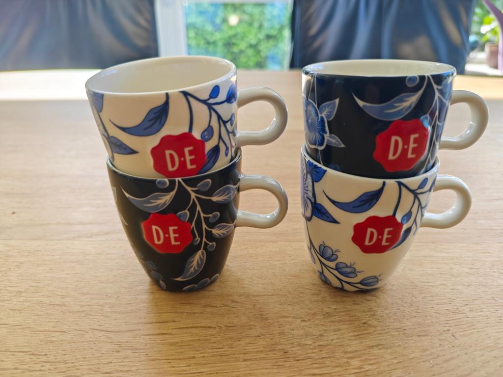Set van 4 HYLPER Heritage DE-mokken, blauw/wit Douwe Egberts, Huis en Inrichting, Keramiek, Ophalen of Verzenden, Zo goed als nieuw