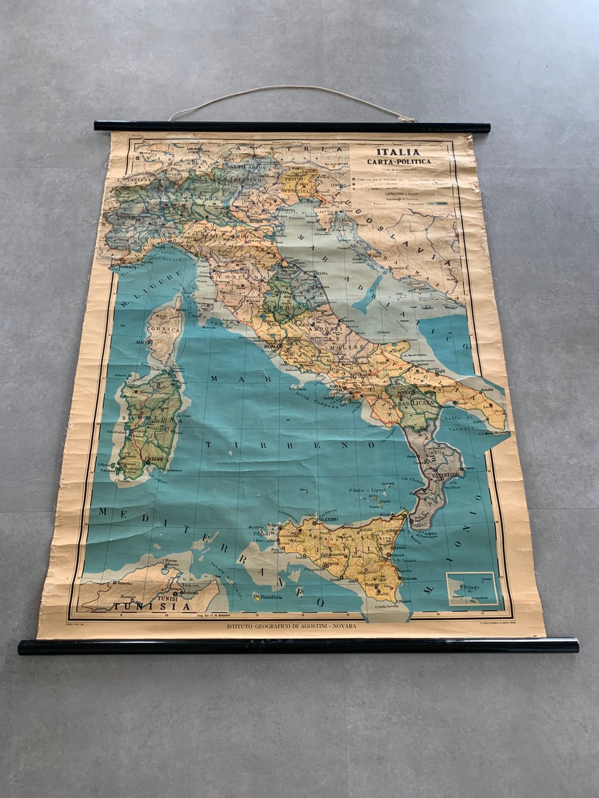 Landkaart antiek Italië Italia politica 1960 retro vintage., Ophalen, Film en Tv