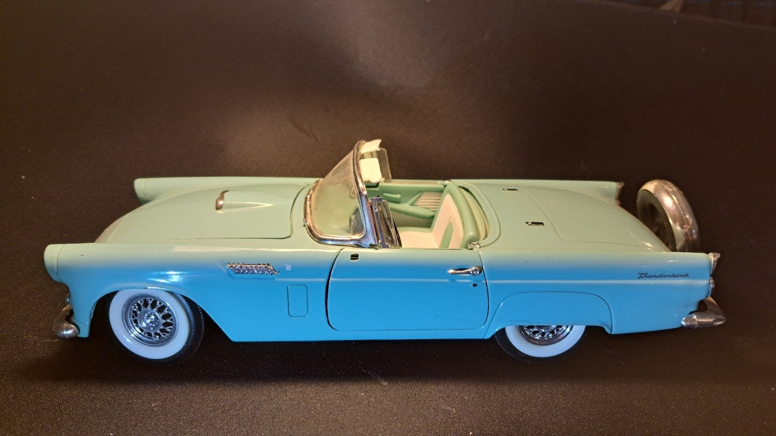 Modelauto Ford Thunderbird schaal 1:18 - Revell, Ophalen of Verzenden, Gebruikt, Auto