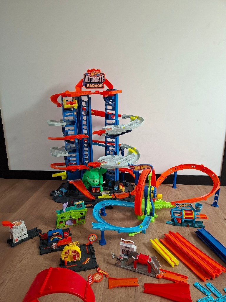 Hotwheels dino garage, racebaan, looping en toebehoren, Ophalen, Onderdelen, Opwindmechanisme, Zo goed als nieuw
