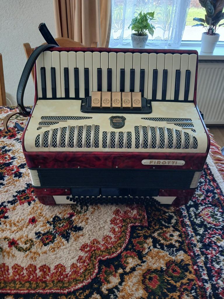 Ferotti 80 bas accordeon, Overige merken, Gebruikt, 80-bas, Met koffer