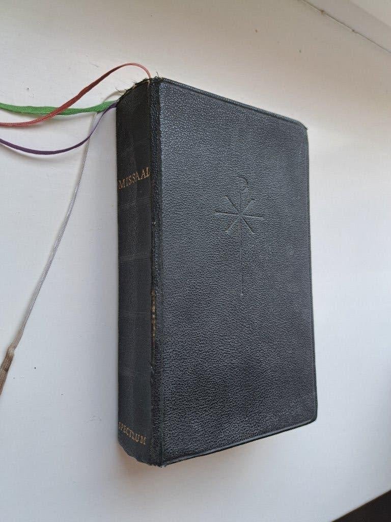 Titel: Missale Romanum 1957 Het Spectrum Latijn-Nederlands, Ophalen of Verzenden, Gelezen, Christendom | Katholiek