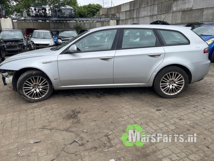Aandrijfas links-voor van een Alfa Romeo 159, Auto-onderdelen, Remmen en Aandrijving, Gebruikt, -, -, Ophalen of Verzenden