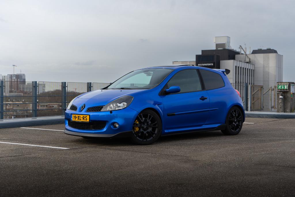 Renault Clio RS 197 (2006) - Panoramadak + Airco, nieuwe APK, Auto's, Renault, Voorwielaandrijving, 1998 cc, Stof, Zwart