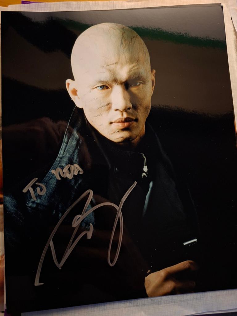 Gesigneerde foto acteur James Bond, Ophalen of Verzenden, 1980 tot heden, Zo goed als nieuw, Overige onderwerpen