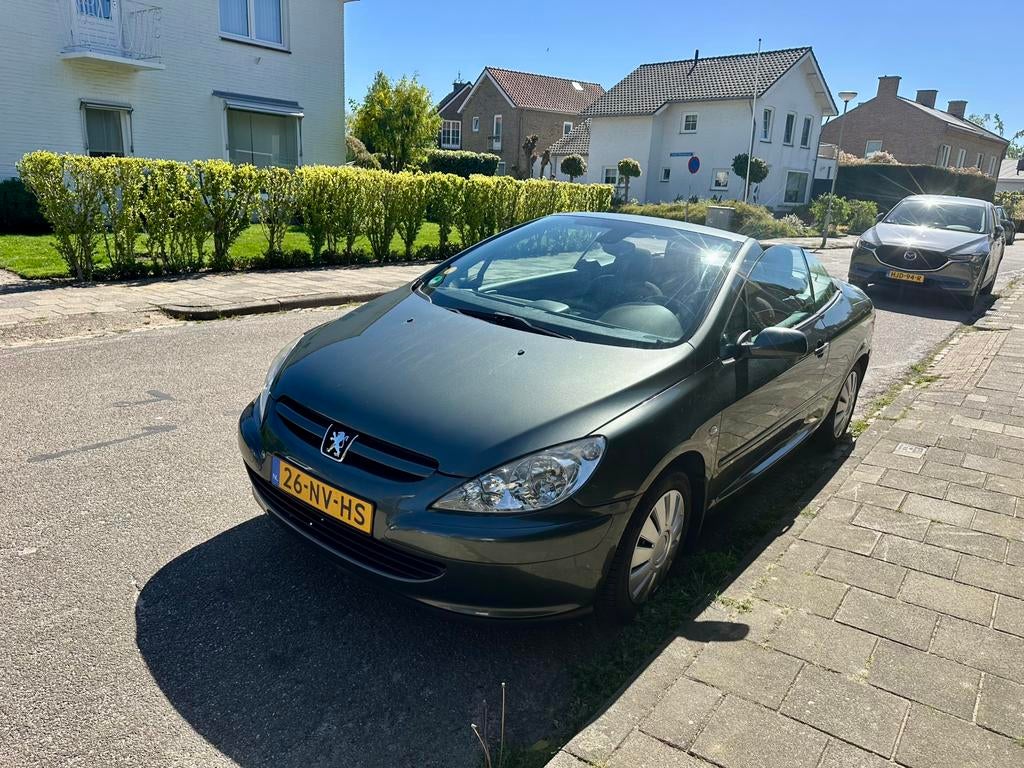 Peugeot 307 CC 2.0 16V Cabrio 2004, Voorwielaandrijving, 4 cilinders, Cabriolet, 4 stoelen