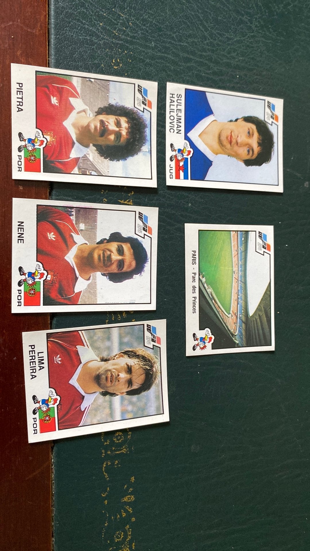 5 x panini euro 84, Verzamelen, Sportartikelen en Voetbal, Ophalen of Verzenden, Zo goed als nieuw, Buitenlandse clubs, Poster, Plaatje of Sticker