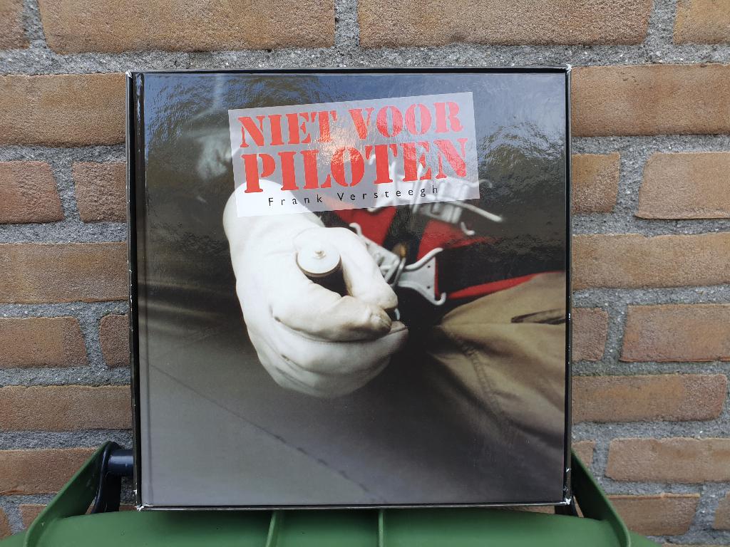Niet voor piloten Frank Versteegh, Ophalen of Verzenden, Schaalmodel