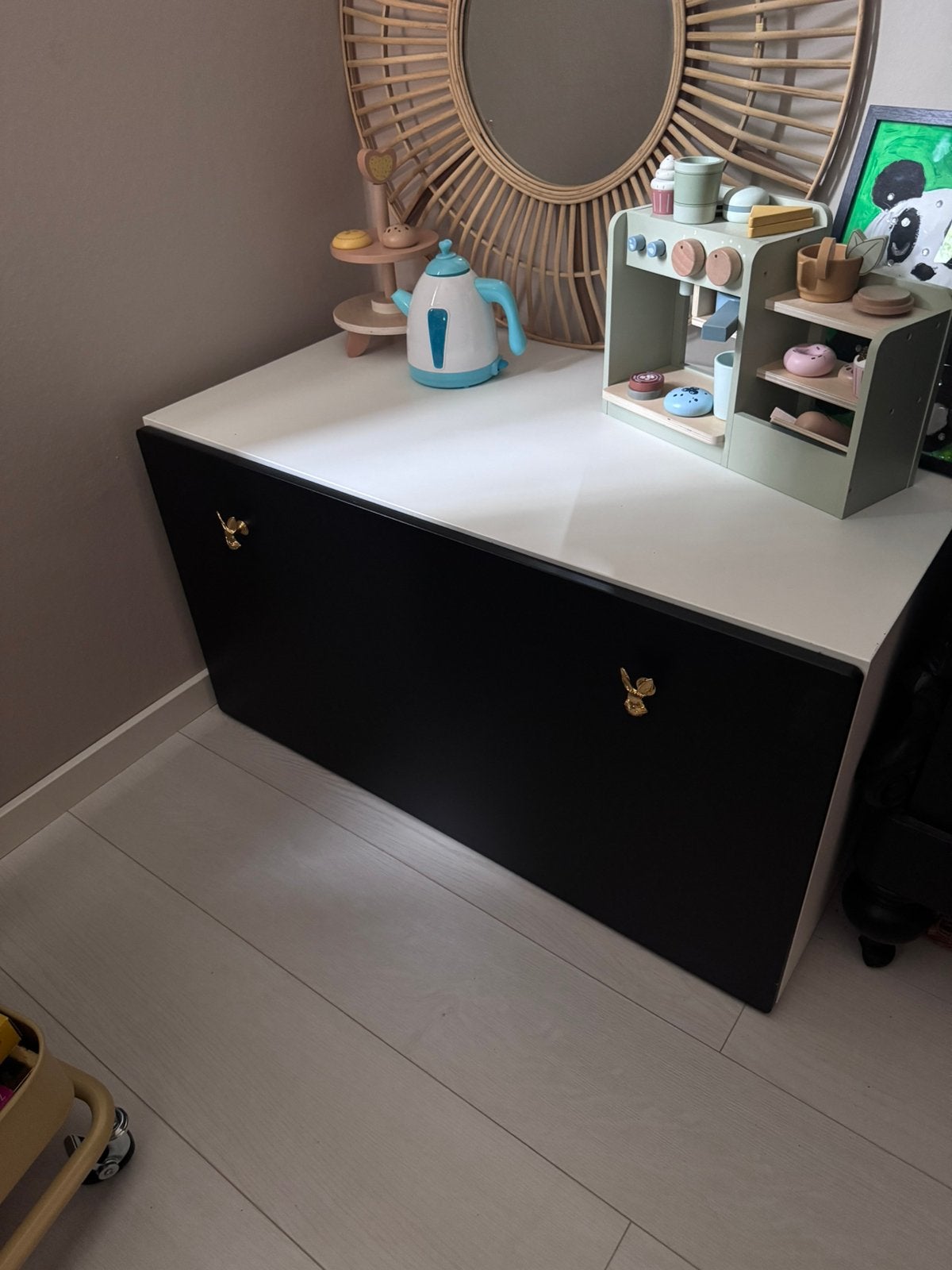 Ikea stuva speelgoedkist mat zwart / gouden konijnen knopjes, Ophalen, 50 tot 100 cm, Zo goed als nieuw, Minder dan 50 cm