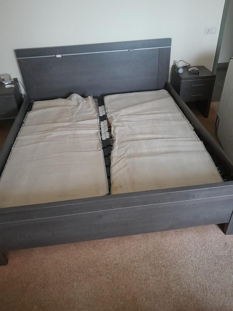 2 perssoons bed .210x180 .met verstelbare lattenbodem .is al, Huis en Inrichting, Slaapkamer | Bedden, Ophalen of Verzenden, Zo goed als nieuw