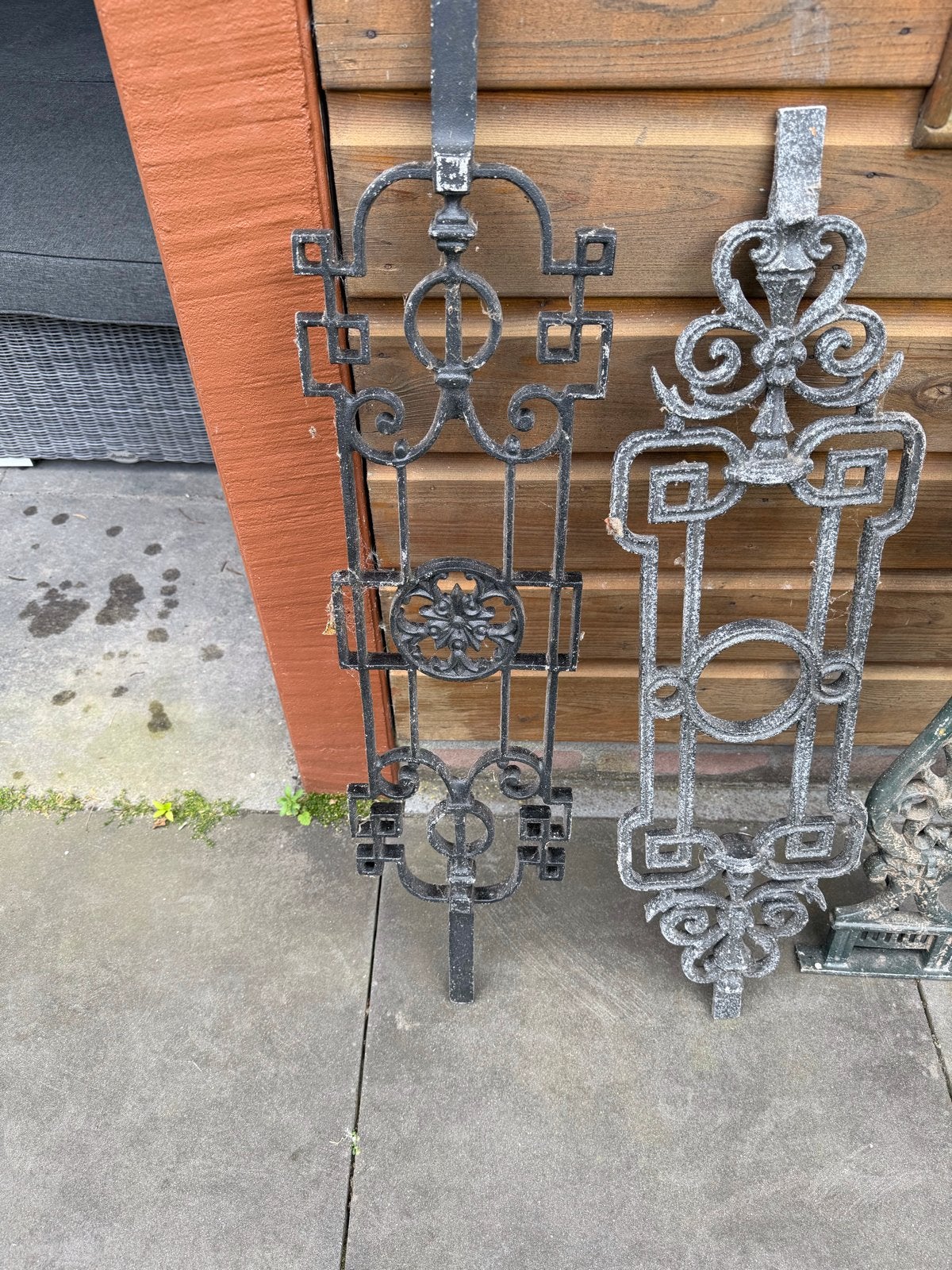 Gietijzeren Balusters en Sierstukken, Ophalen