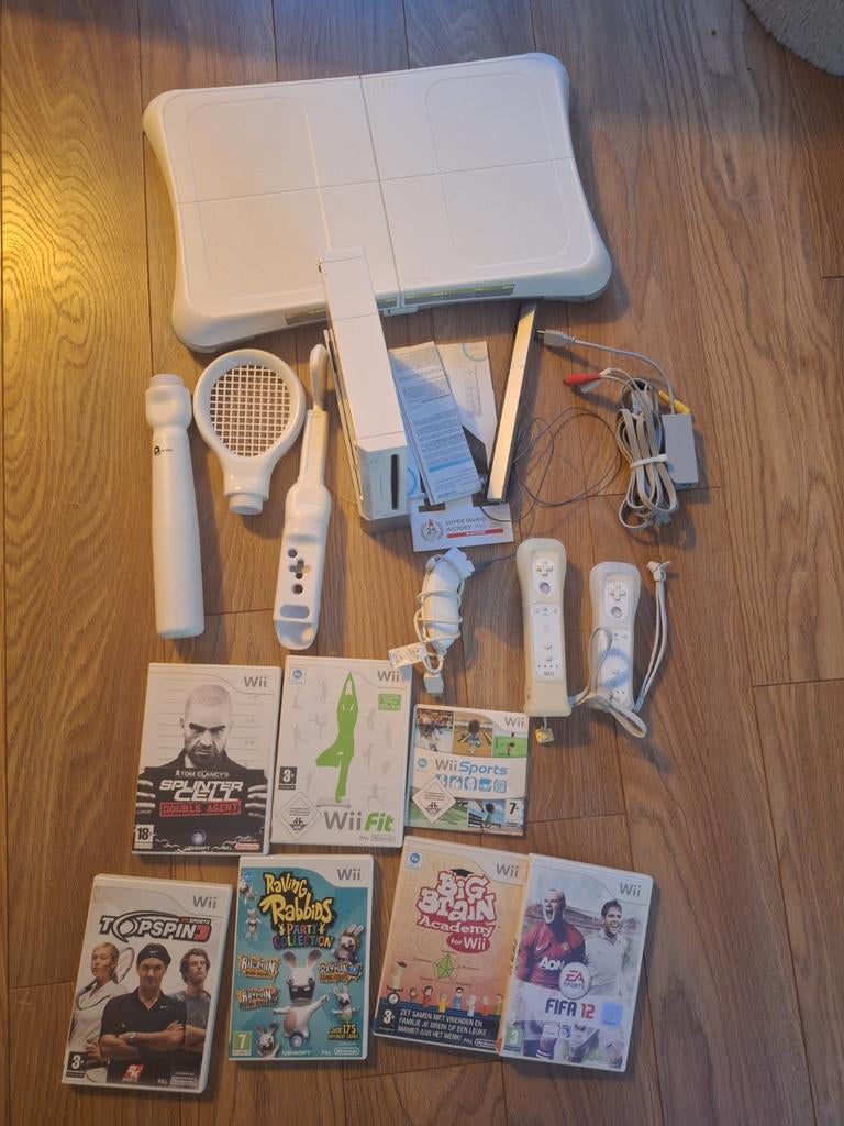 Nintenfo wii met 7 games, balance board en accessoires, Spelcomputers en Games, Spelcomputers | Nintendo Wii, Nintendo, Met 2 controllers