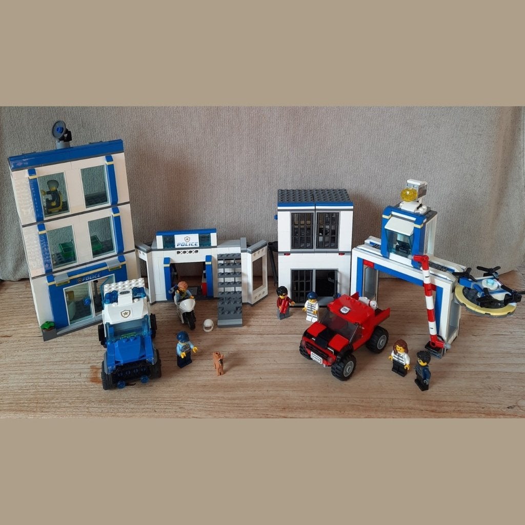 LEGO | 60246 Politiebureau, City, Lego, Ophalen of Verzenden, Zo goed als nieuw