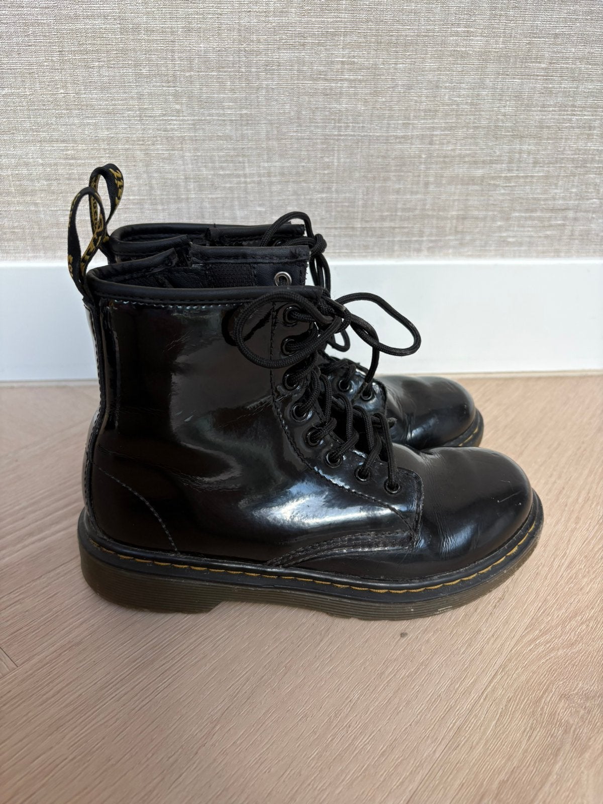 Dr. Martens lak meisje maat 33 zwart, Gebruikt, Meisje, Schoenen, Ophalen of Verzenden