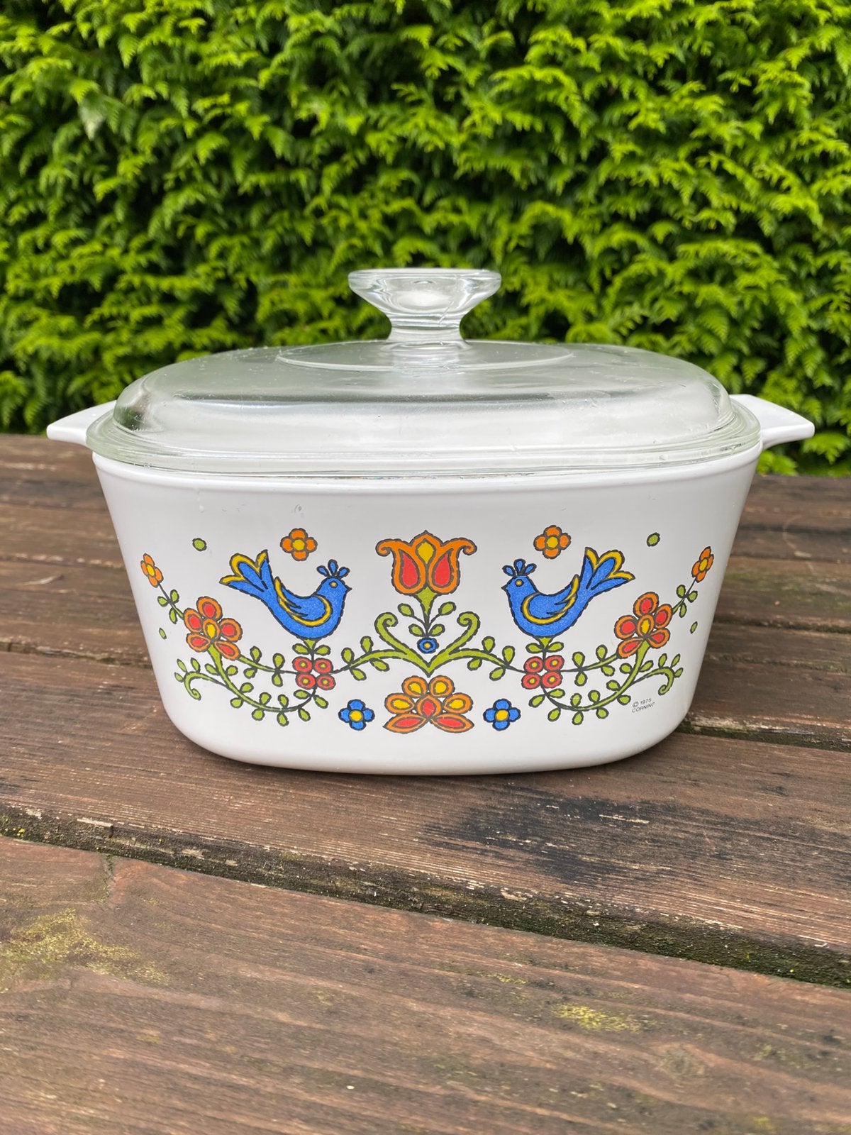 Vintage Pyrex ovenschaal met vogel decoratie, Gebruikt, Overige typen, Ophalen of Verzenden, Steen/keramiek