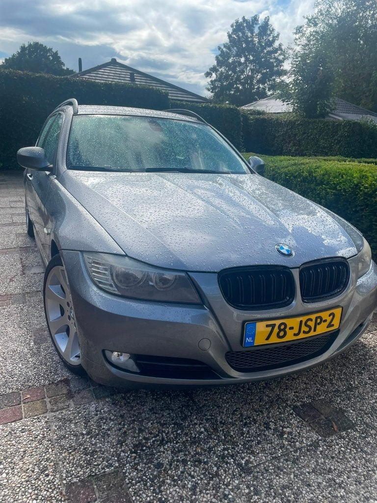 BMW 3-Serie 2.0 318 I Touring 105KW 2009 Grijs, Zwart, Origineel Nederlands, Handgeschakeld, Particulier