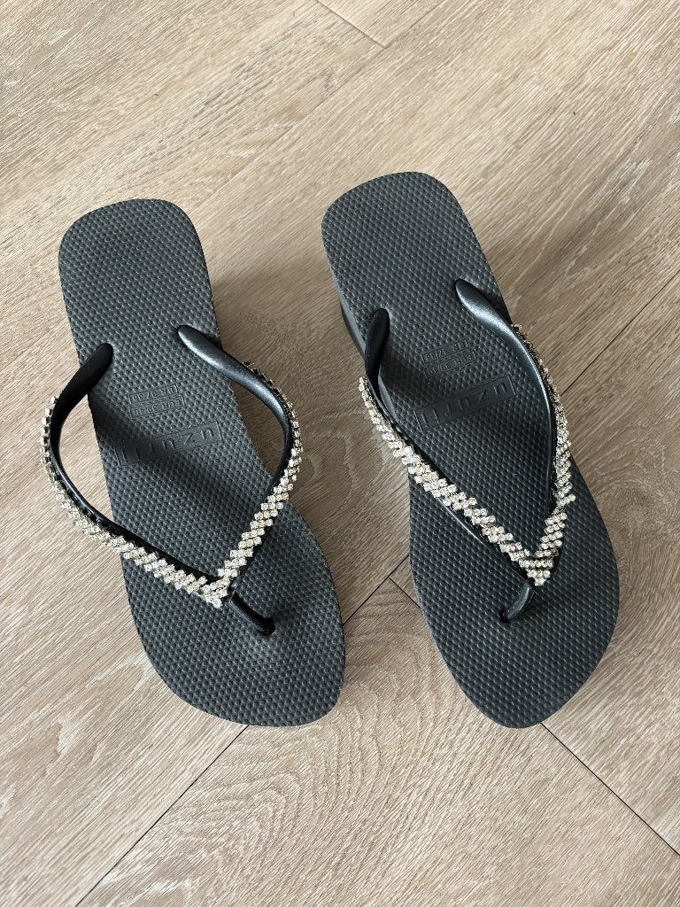 Slippers Uzurii maat 39, Kleding | Dames, Slippers, Overige kleuren, Ophalen of Verzenden, Zo goed als nieuw