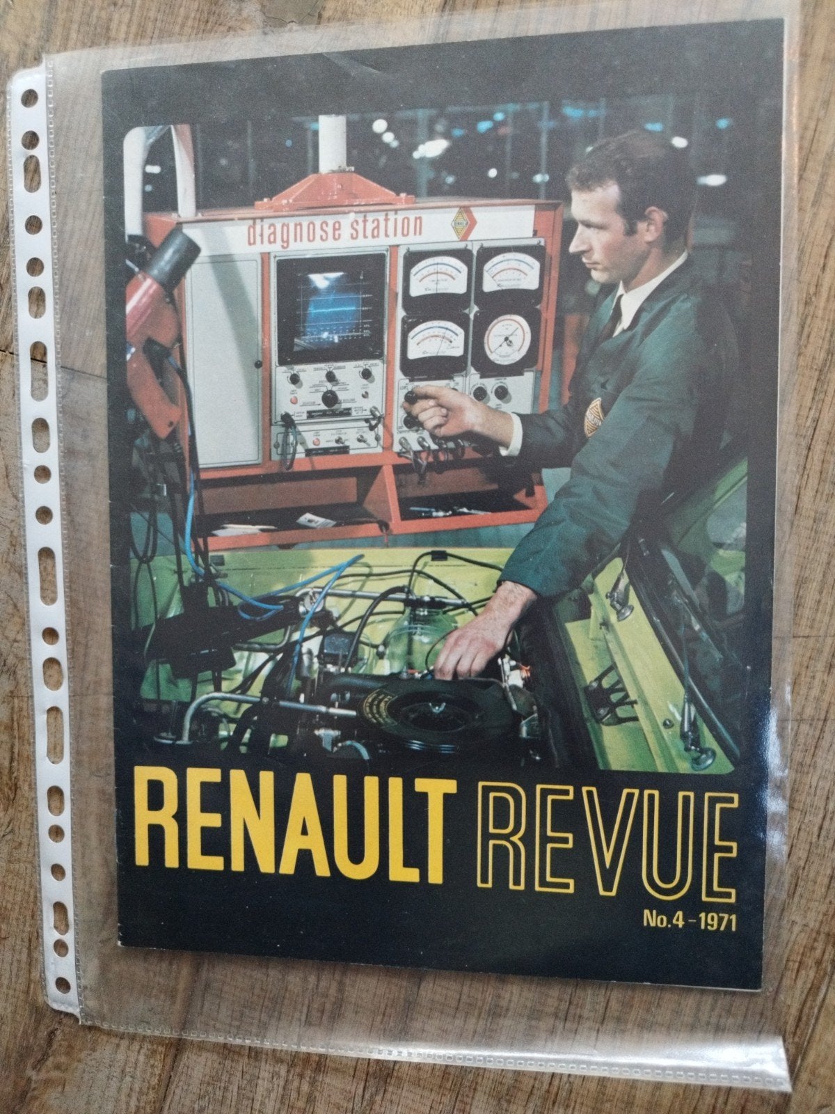 Renault Revue No. 4 - 1971 - Nederlands - 32 pagina's, Ophalen of Verzenden, Zo goed als nieuw, Renault Revue, Renault