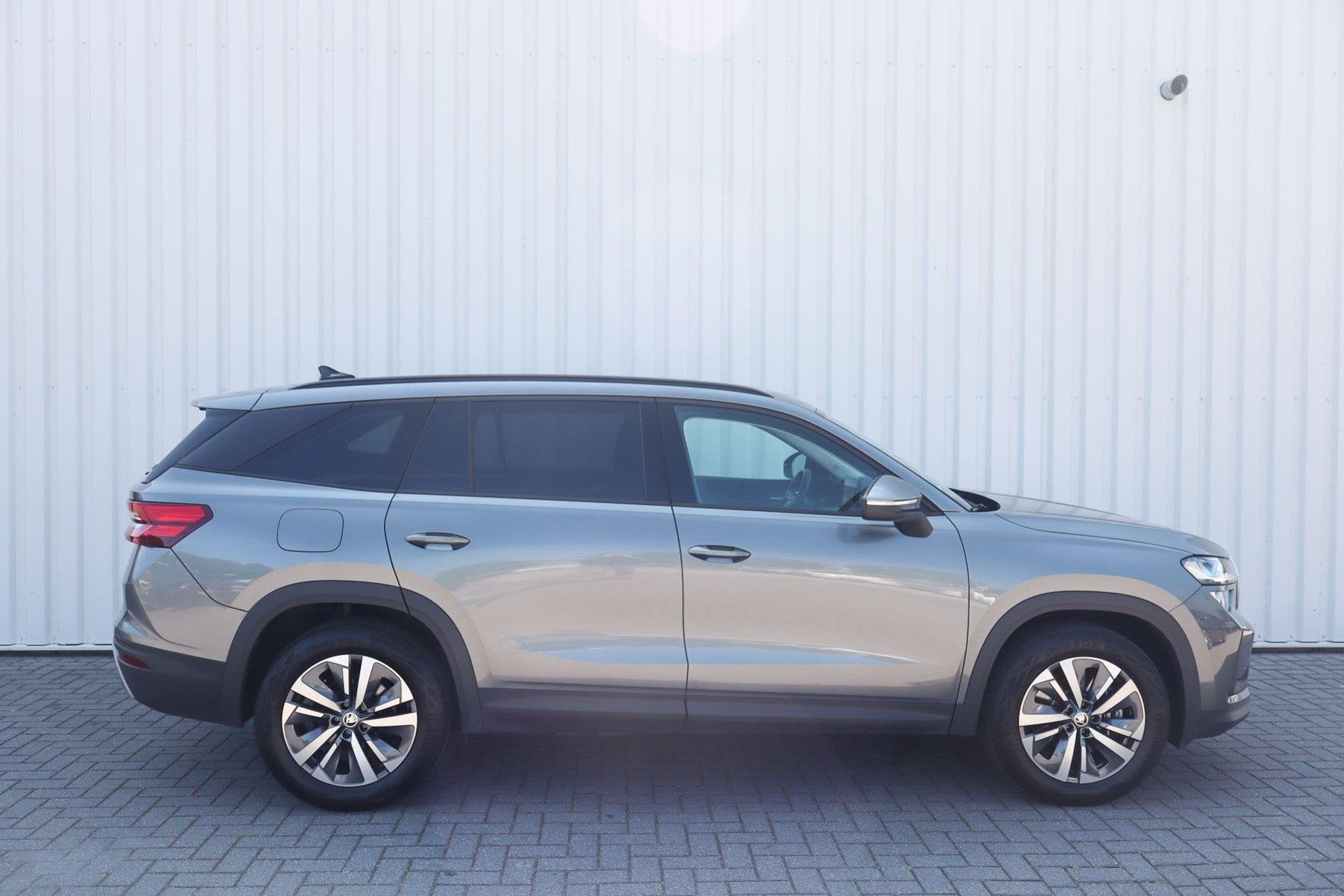Skoda Kodiaq 1.5 TSI 150pk DSG MHEV Tour Edition | Trekhaak, Auto's, 12 maanden, Stof, Euro 6, 4 cilinders