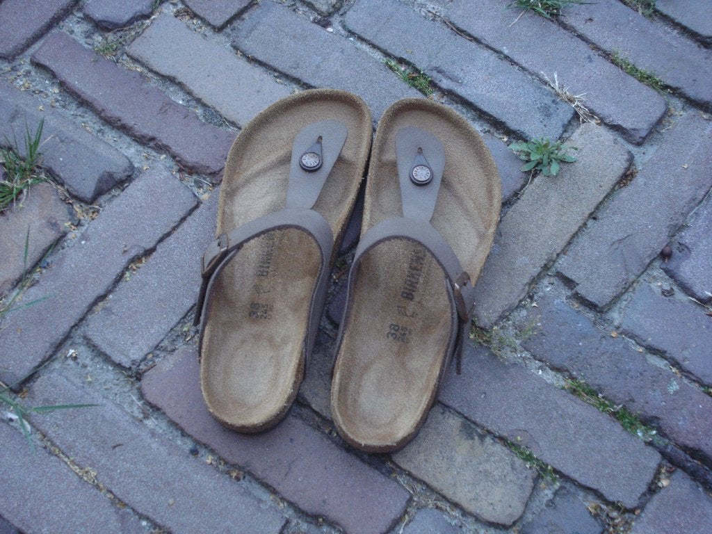 GRATIS VERZENDEN BRUINE GIZEH BIRKENSTOCK 38, Slippers, Bruin, Verzenden, Zo goed als nieuw
