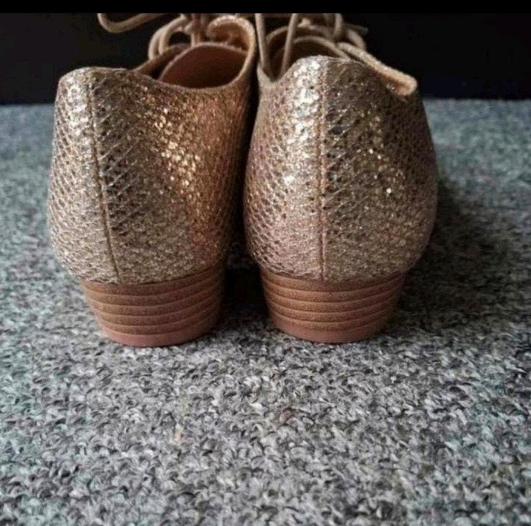 bestelle veterschoenen goud maat 39, Schoenen met lage hakken, Ophalen of Verzenden, Zo goed als nieuw, Geel