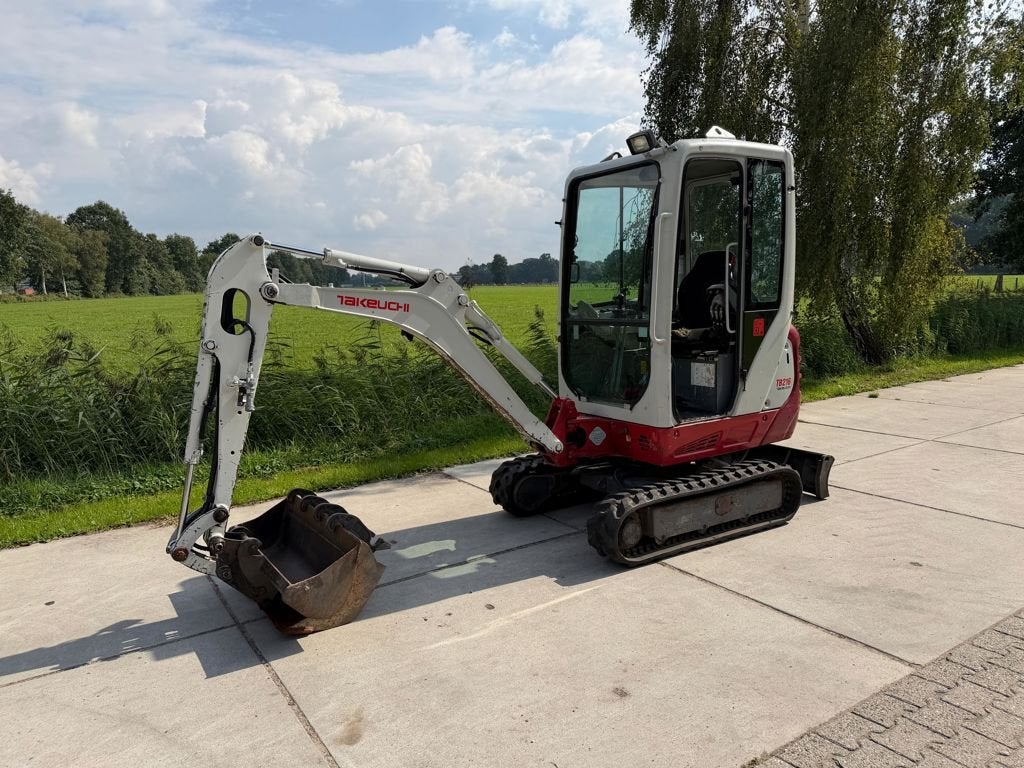 Takeuchi TB216 minigraver, Graafmachine