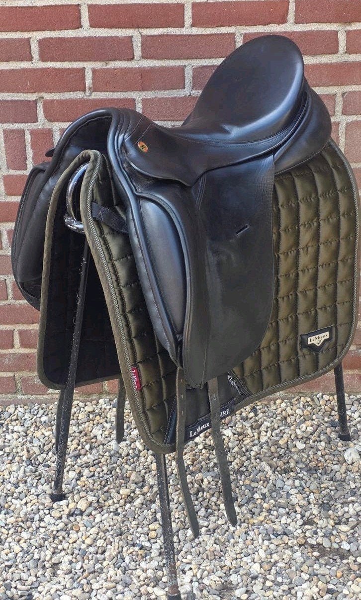 zeer mooie MW KN Tango dressuurzadel 18 inch 45, Ophalen, Dressuur