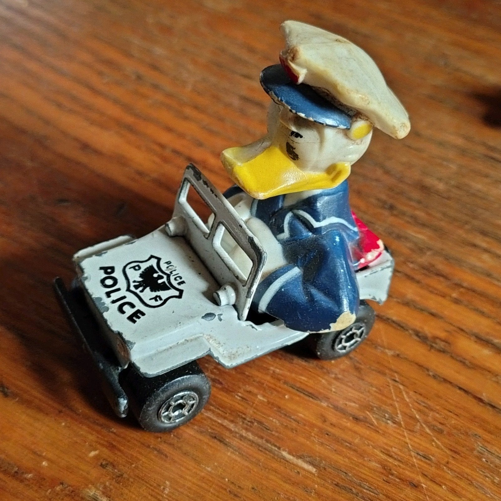 Vintage Donald Duck Politie Jeep - Matchbox Disney, Ophalen of Verzenden