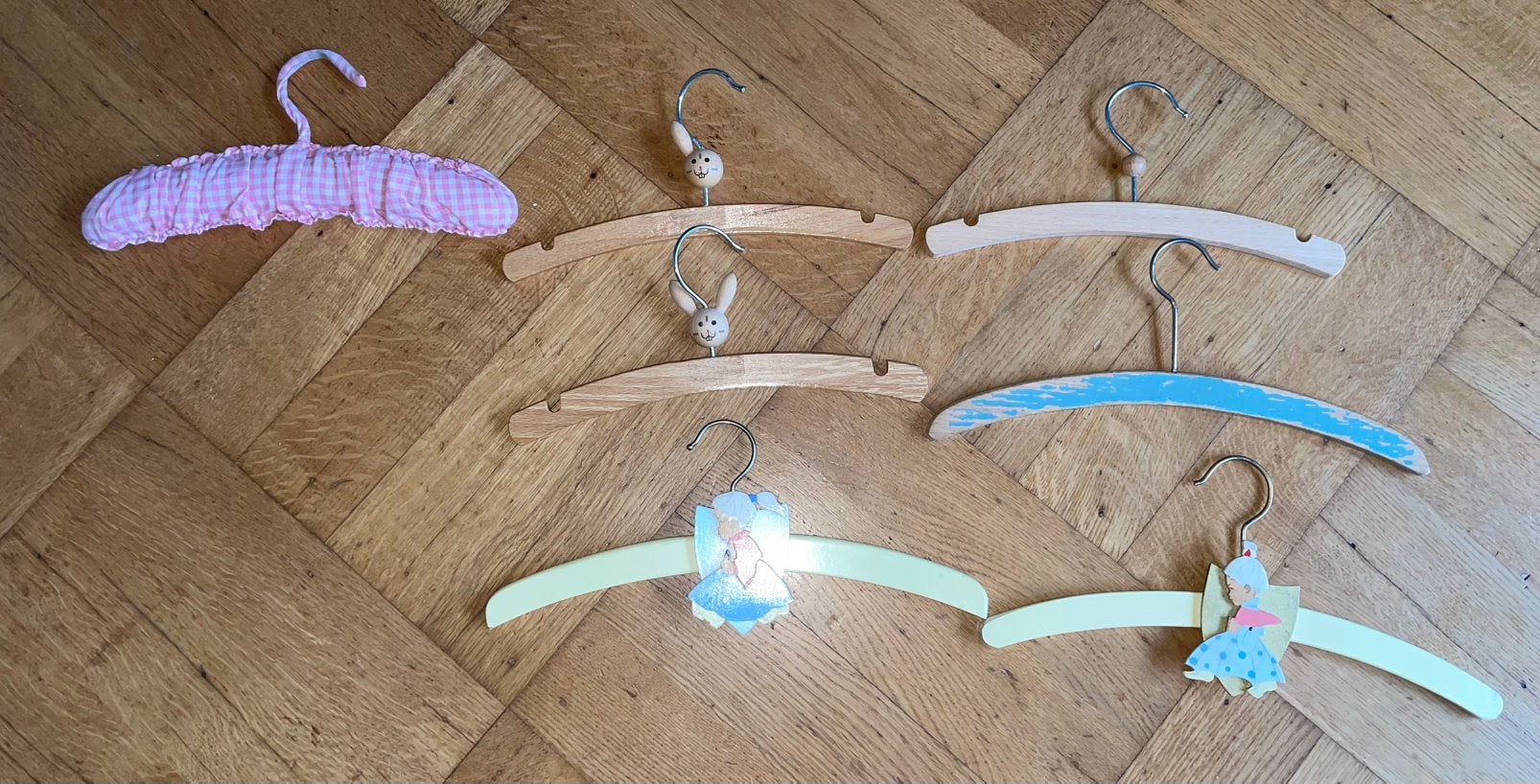 houten babyhangers kledinghangers baby kind hout, Kleding | Dames, Kledinghangers, Ophalen of Verzenden, Zo goed als nieuw