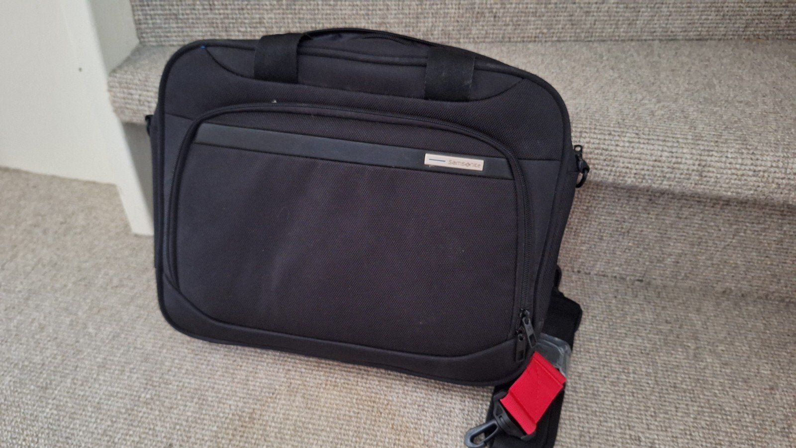 Samsonite Laptoptas Zwart - Ideaal voor 15 inch laptops, Computers en Software, Laptoptassen, Gevoerd laptopvak, 15 inch, Ophalen of Verzenden