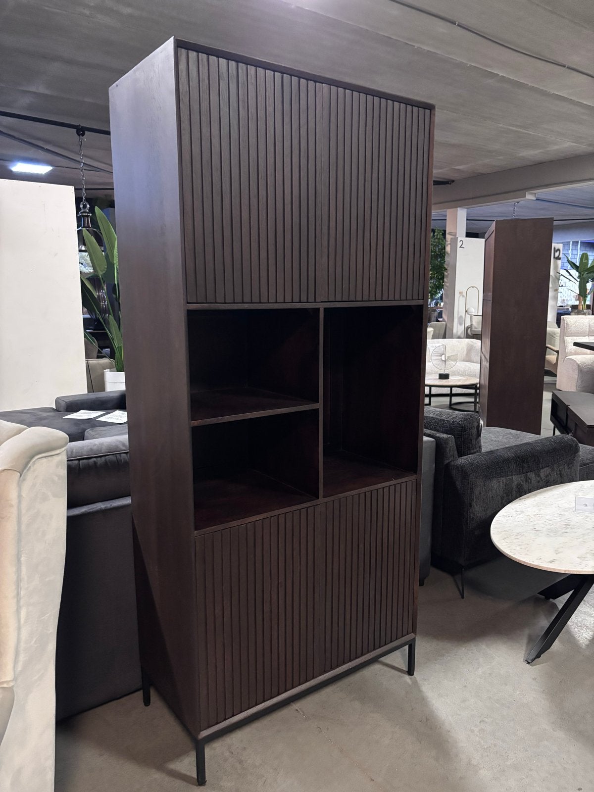 Bruine wandkast - Showroom opruiming!, Huis en Inrichting, Kasten | Wandmeubels, Ophalen, Gebruikt, 200 cm of meer, Minder dan 150 cm