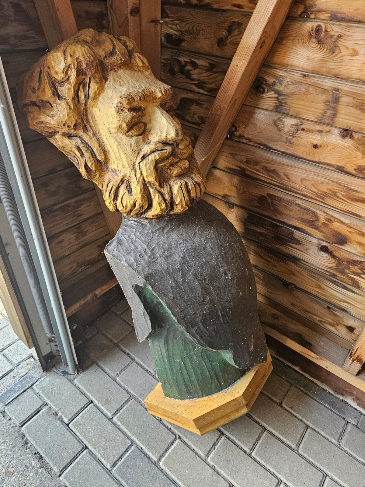 Boegbeeld, Ophalen