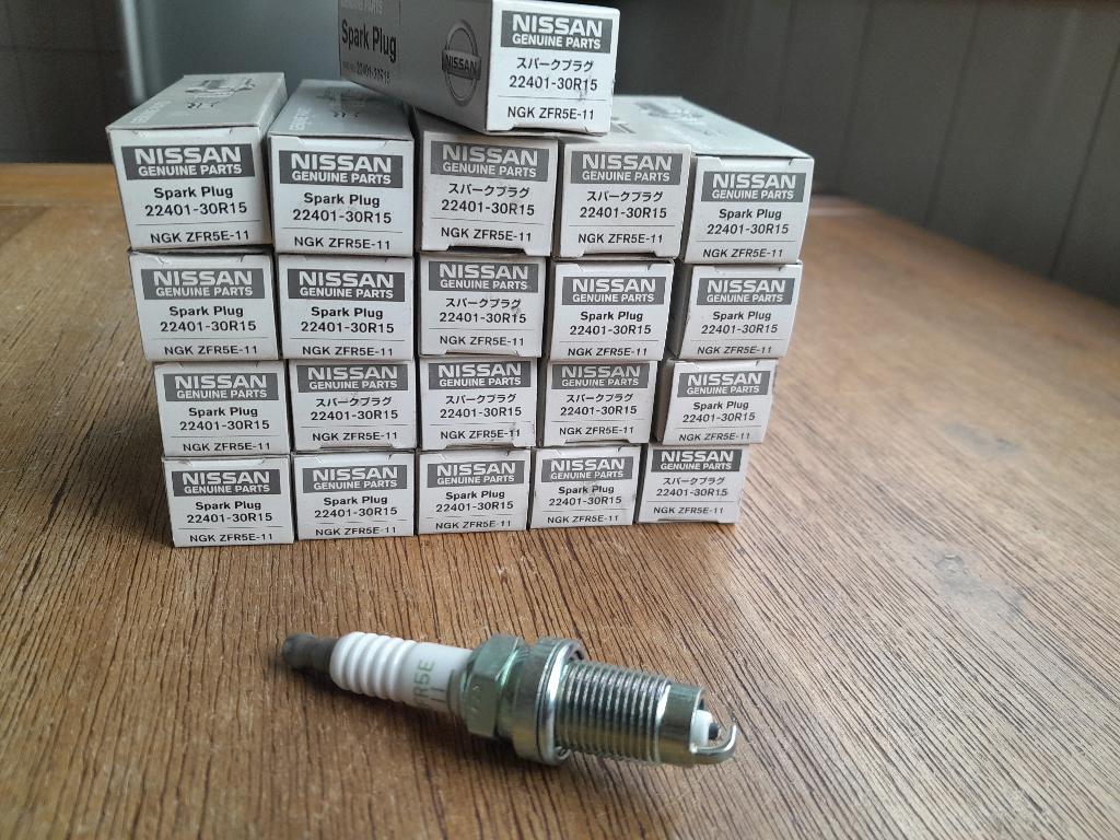 Partij van 21 Nieuwe Nissan Bougies - Set € 12,50, Ophalen of Verzenden, Nieuw, Hyundai