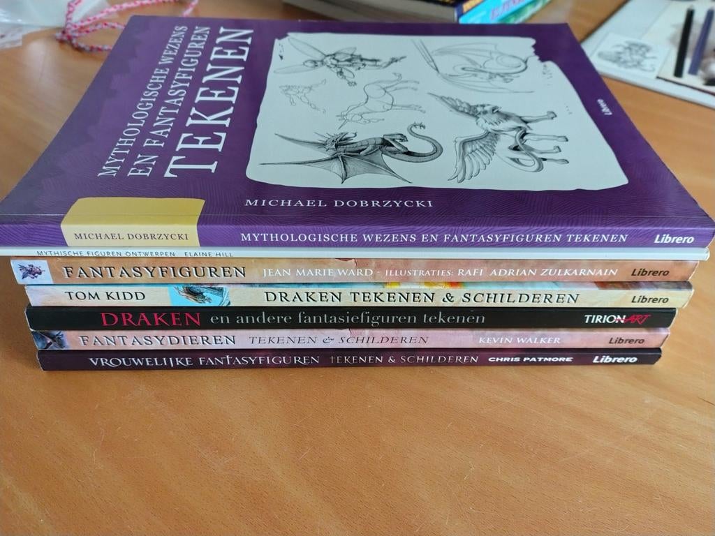 Zeven tekenboeken mythologische wezens en fantasiefiguren, Hobby en Vrije tijd, Tekenen, Ophalen of Verzenden, Zo goed als nieuw