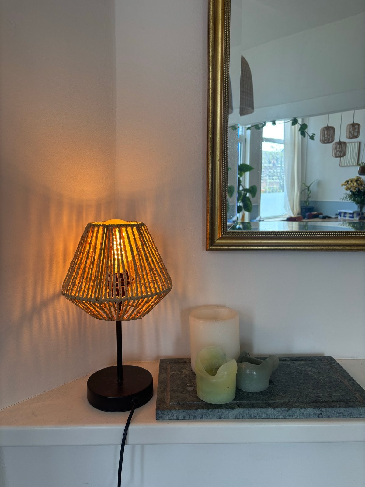Rotan tafellamp, Huis en Inrichting, Lampen | Tafellampen, Natuurlijk materiaal, Ophalen of Verzenden, Zwart, Met stekker