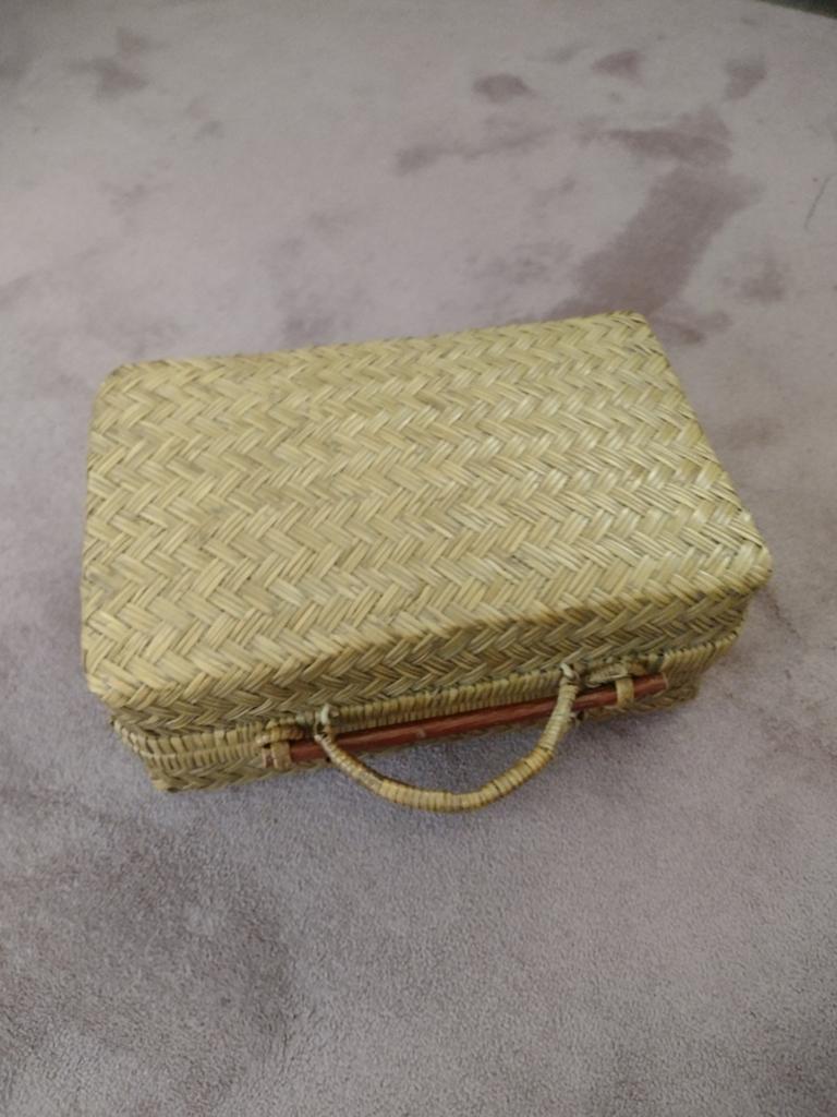 Vintage rieten koffertje / opbergmand, Ophalen, Gebruikt, Mand, Vierkant