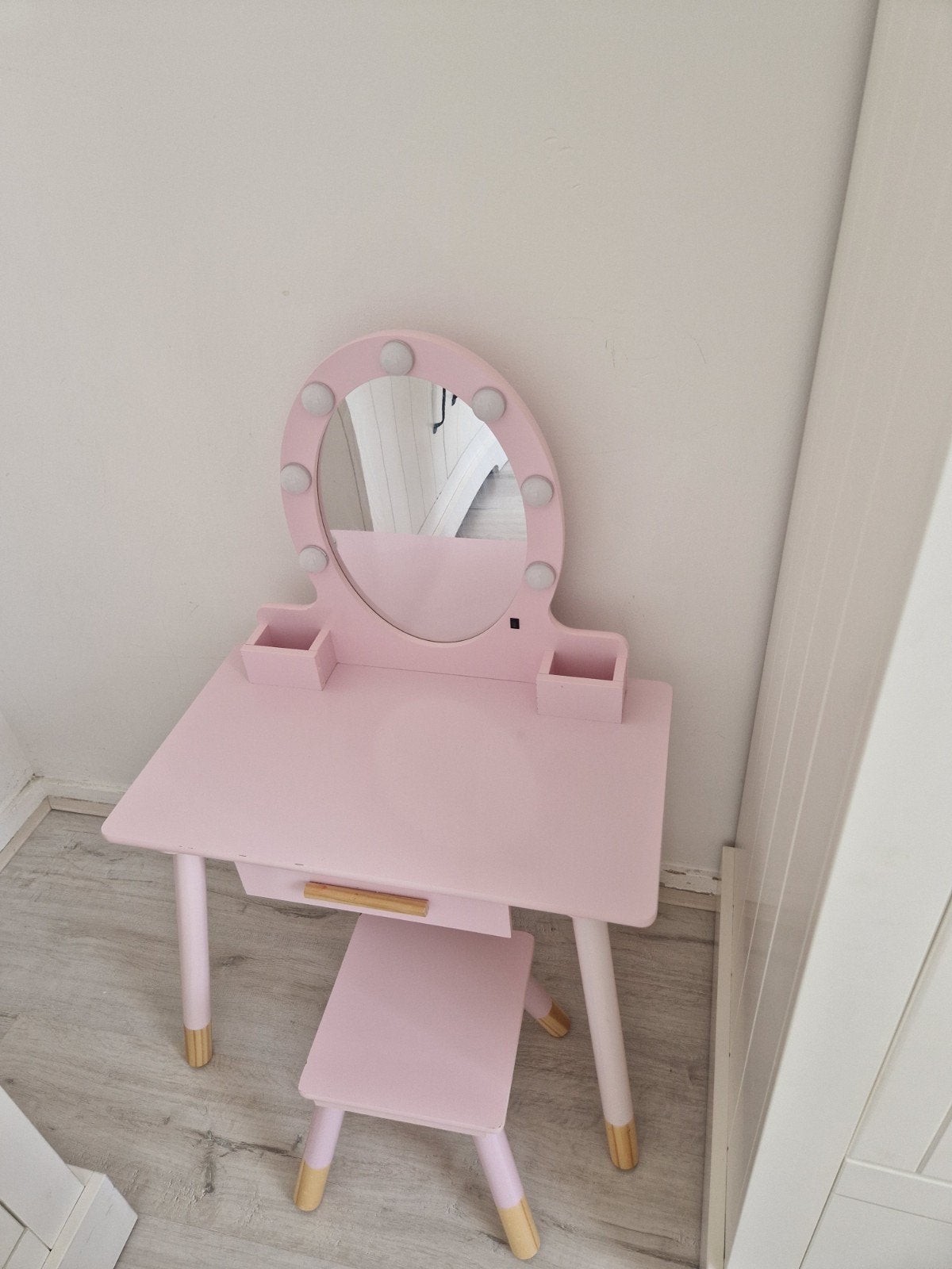 Kaptafel roze met kruk en verlichting, Ophalen of Verzenden, Zo goed als nieuw, Stoel(en)