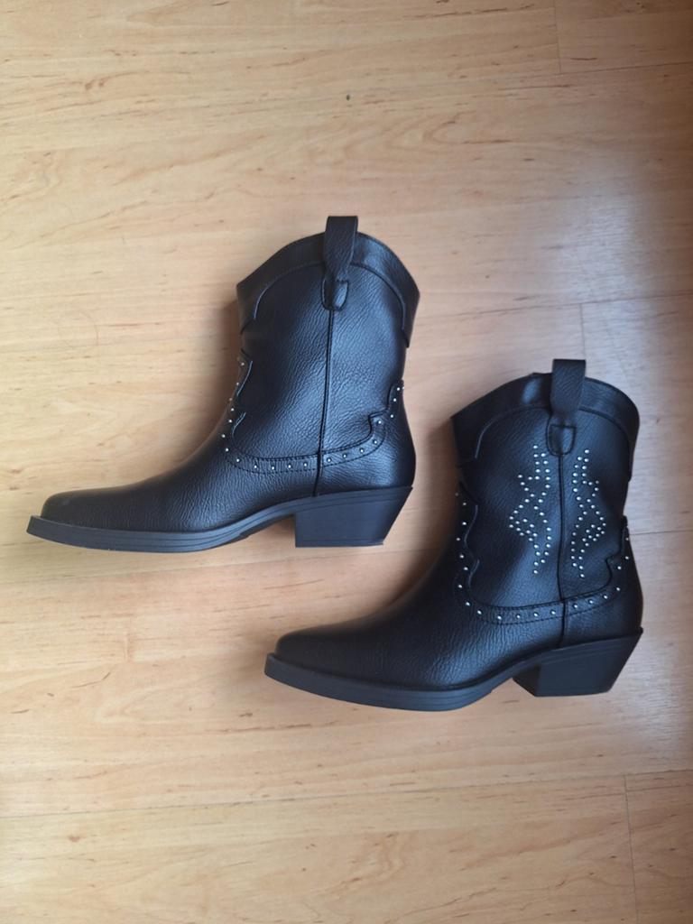 Zwarte cowboylaarzen met studs, Zwart, Lage of Enkellaarzen, Nieuw, Ophalen of Verzenden