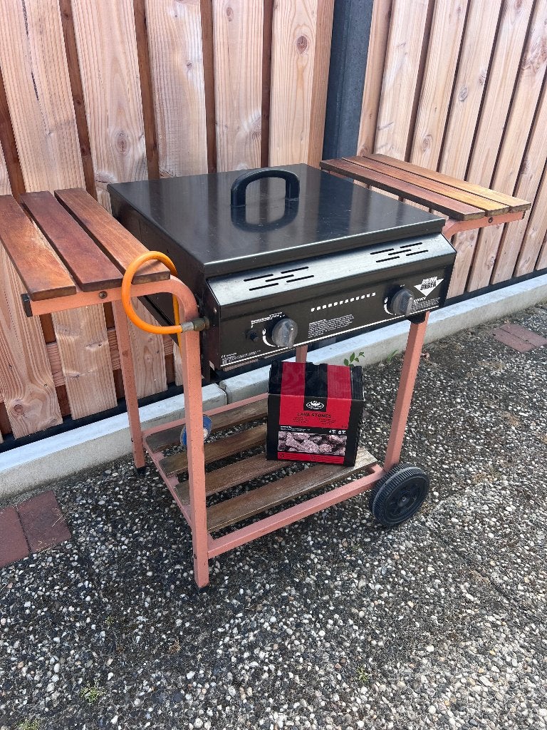 gasbarbeque op wielen met bakplaat en gril gedeelte, Tuin en Terras, Ophalen, Gebruikt