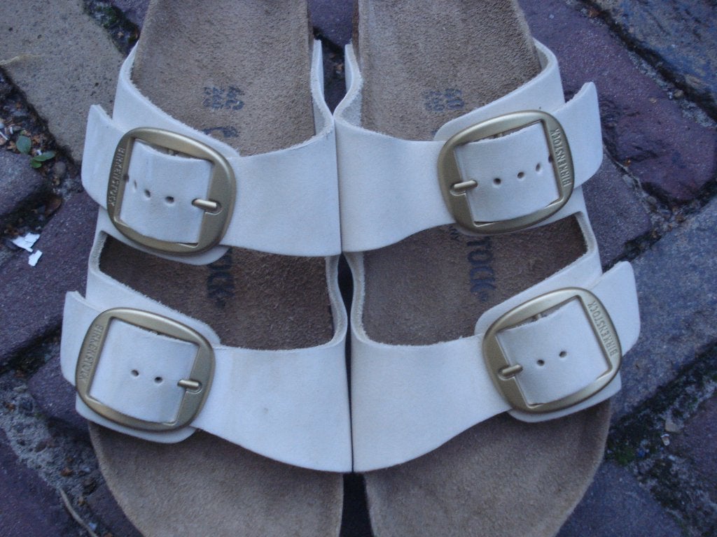 BIRKENSTOCK DOUBLE BIG BUCKLE 40 NU GRATIS VERZENDING POST, Kleding | Dames, Slippers, Overige kleuren, Verzenden, Zo goed als nieuw