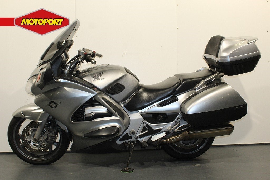 Honda ST 1300 ABS Pan European (bj 2011), Mc.benelux@honda-eu.com, Toermotor, Doornveld 180
B-1731  Zellik, BE, Gebruikt