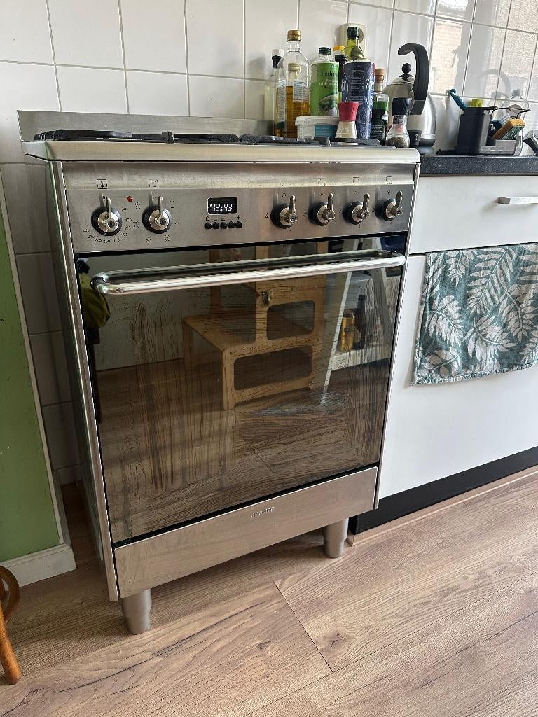 SMEG gasfornuis met elektrische oven, 4 pits, Ophalen, Gebruikt, 4 kookzones, Gas