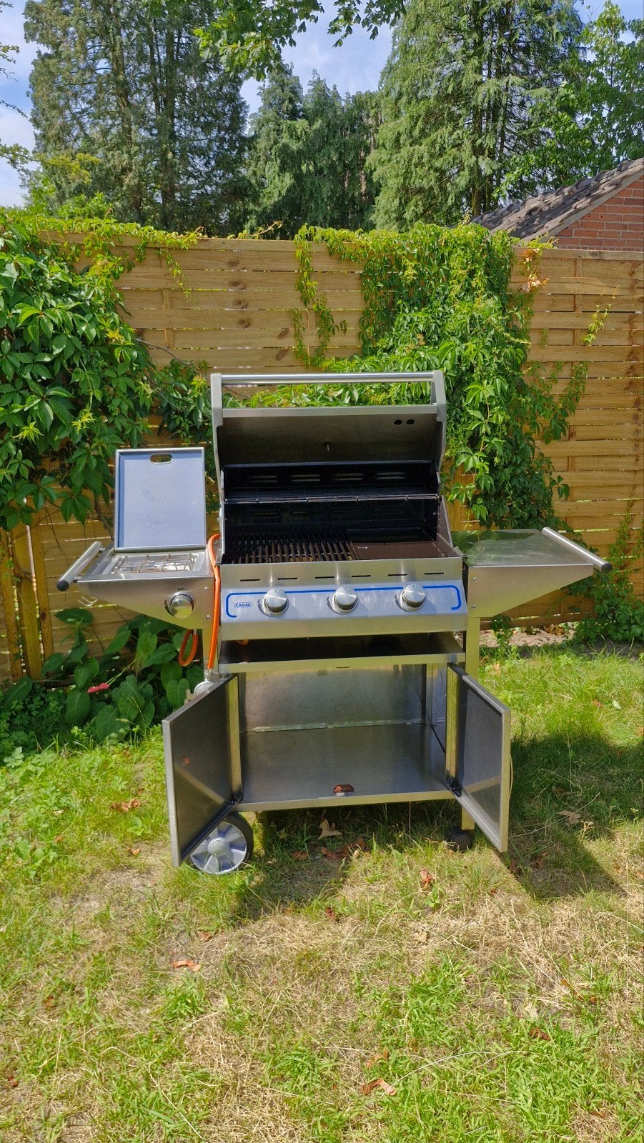 Cadac RVS Gasbarbecue met zijbrander, gasflessen en hoes, Ophalen, Gebruikt, Cadac